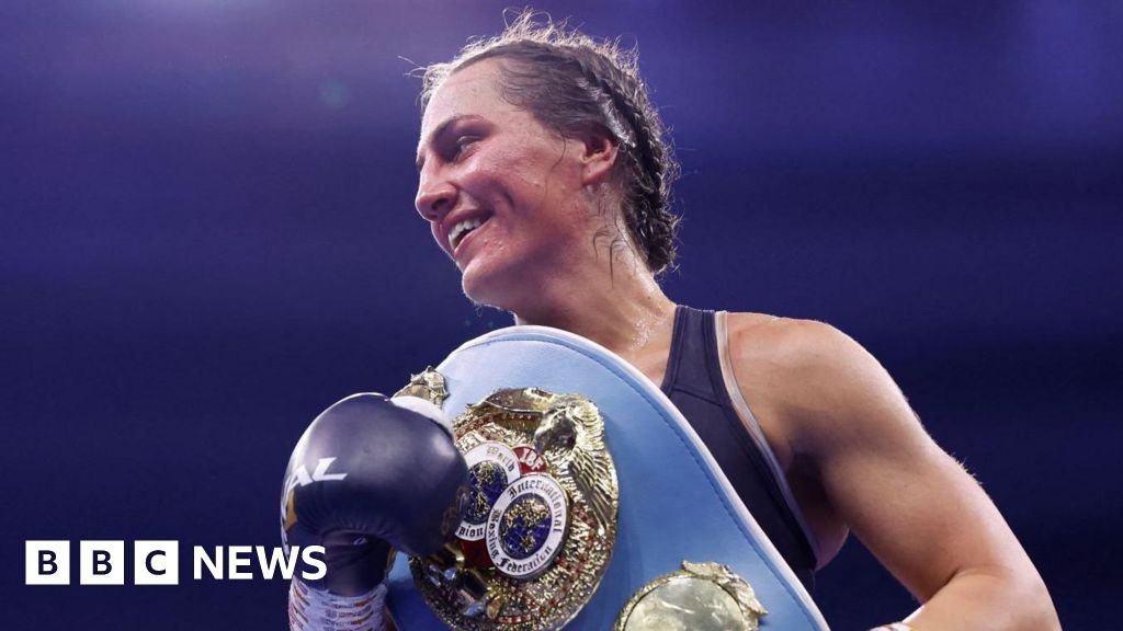 Former boxing world champion Nina Hughes retires from the ring