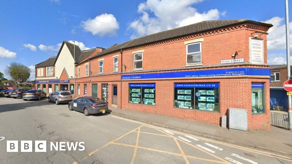 Former Rushden Peter Crisp department store to become flats
