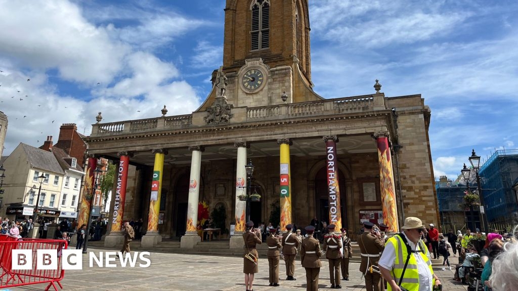 Northampton marks fire anniversary on Oak Apple Day