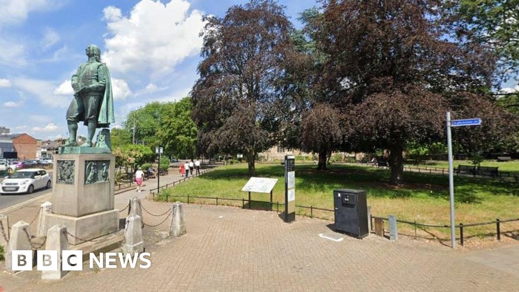 Police's Bedford park drinking Facebook post 'appalling'