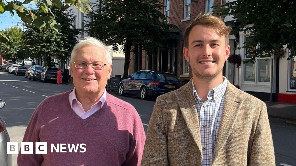 Powys' oldest councillor for Llanidloes gives way to its youngest