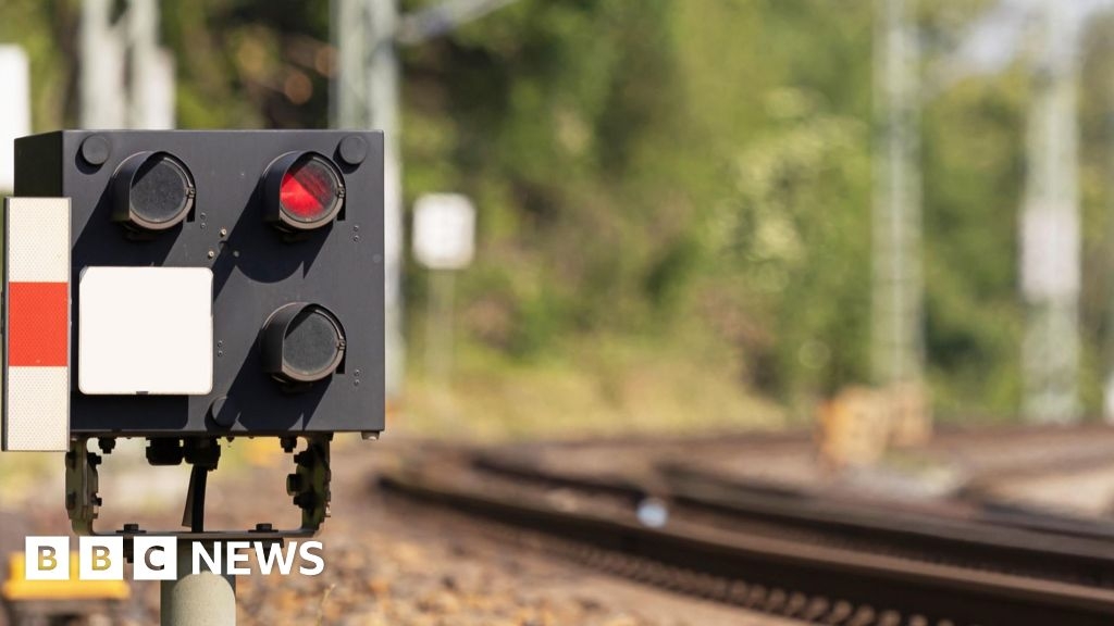 Commuters warned of Horsham and Arundel rail cancellations