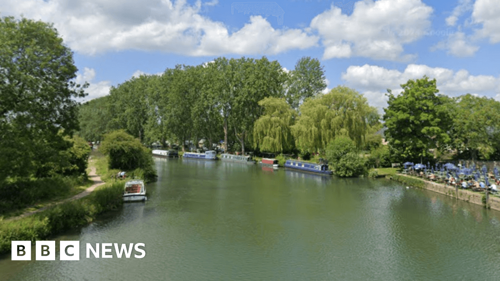 Nine people injured after fire on residential boat near Lechlade