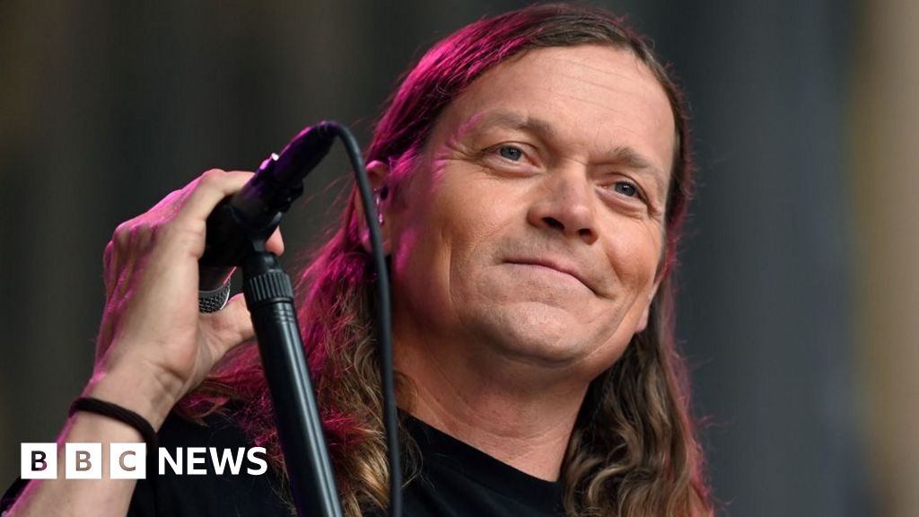 Brad Arnold: 3 Doors Down singer reveals stage four kidney cancer