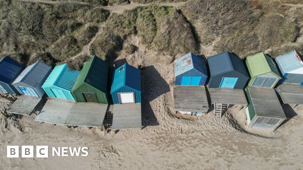 Abersoch: Tiny plot of Gwynedd beach could cost £100,000