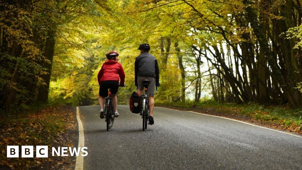 Condition of rural Gloucestershire roads to be checked by AI