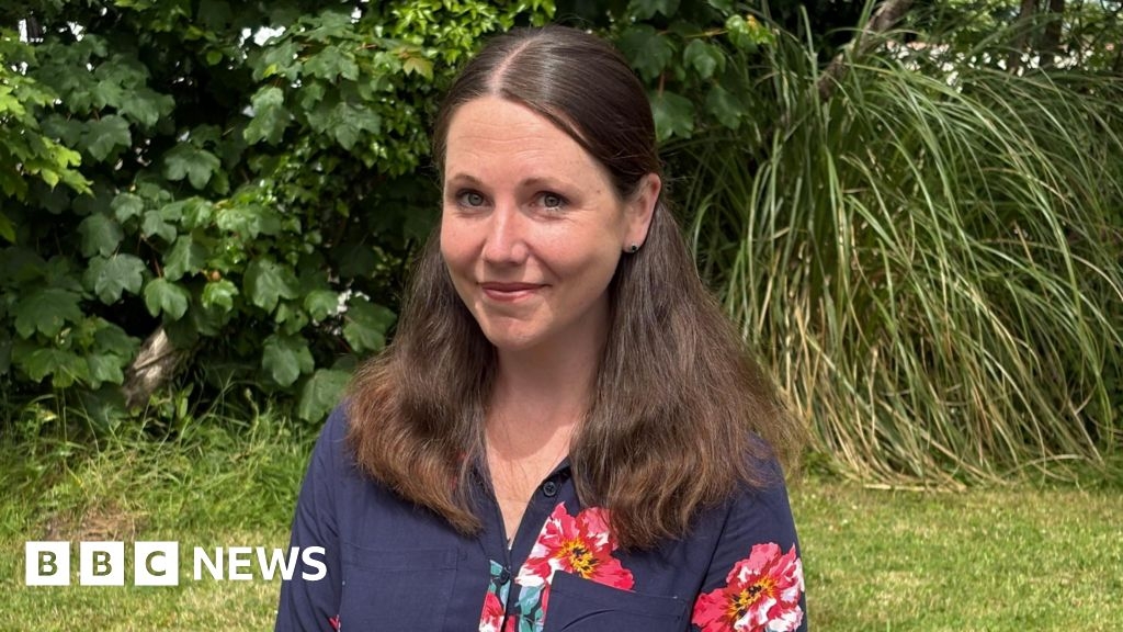 Cornwall driving test delays leave mum feeling stuck