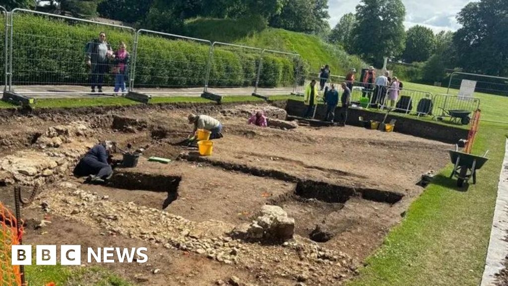 Chichester dig resumes to uncover more Norman castle remains