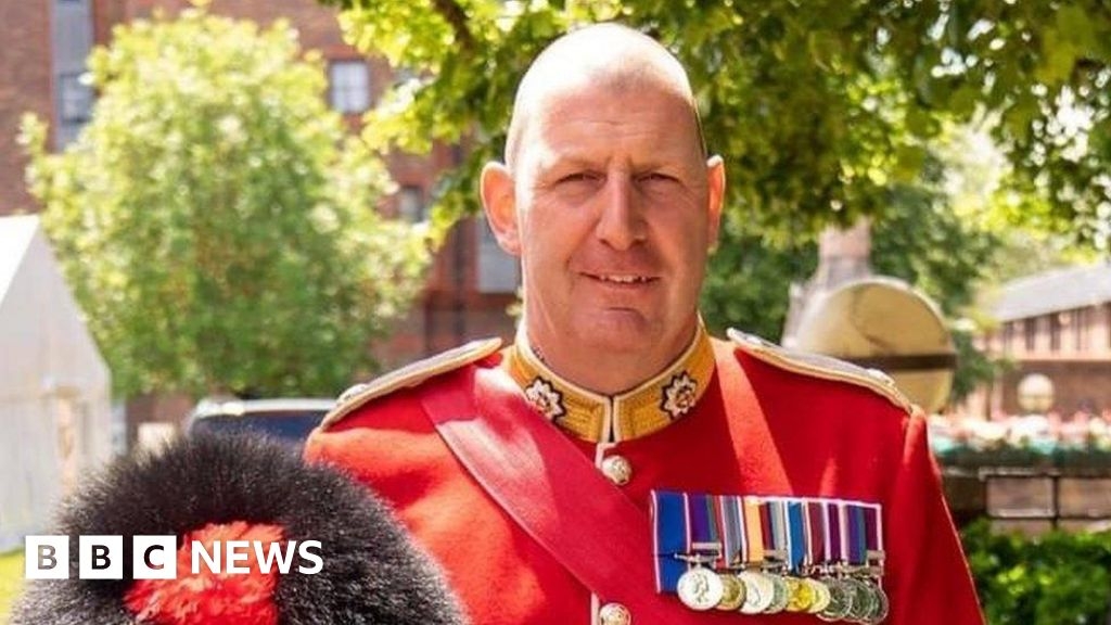 Troops 'stronger together', says VE Day procession leader