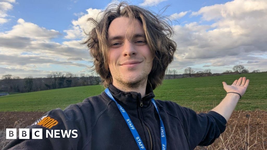 Stroud youth worker to walk 60 miles to support young people