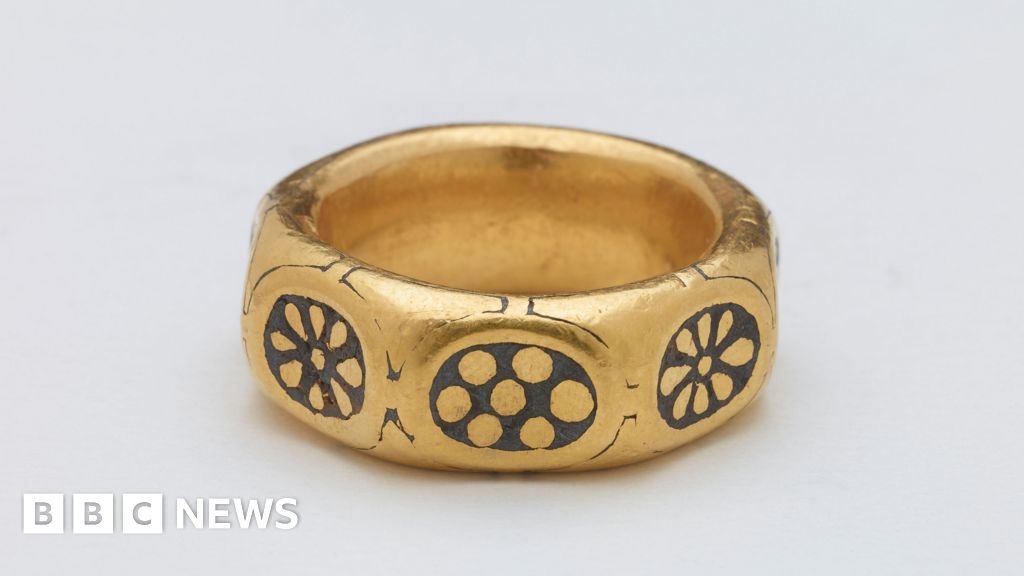 Warrant issued for the arrest of Viking hoard thief