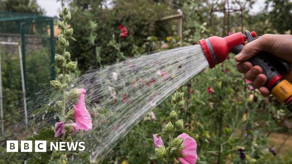 Scots urged to be 'efficient' with water during dry spell
