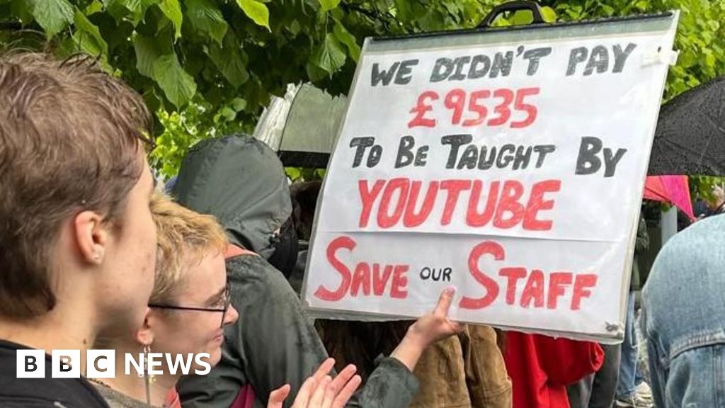 Arts University Bournemouth staff in 'despair' over job cuts