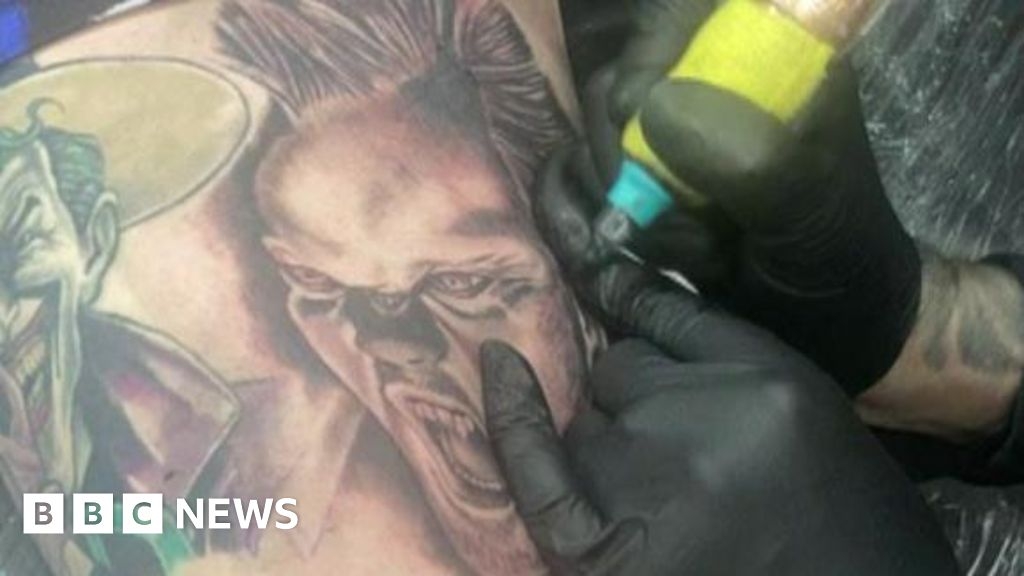 Kiefer Sutherland: Fan gets Hollywood actor tattooed on thigh