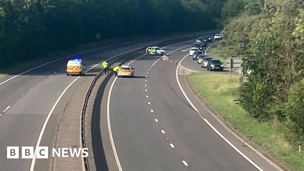 Man dies in single-vehicle crash on A1 in Nottinghamshire