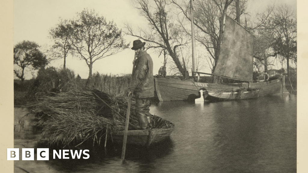 'Yard sale' book showcasing the Broads goes under the hammer