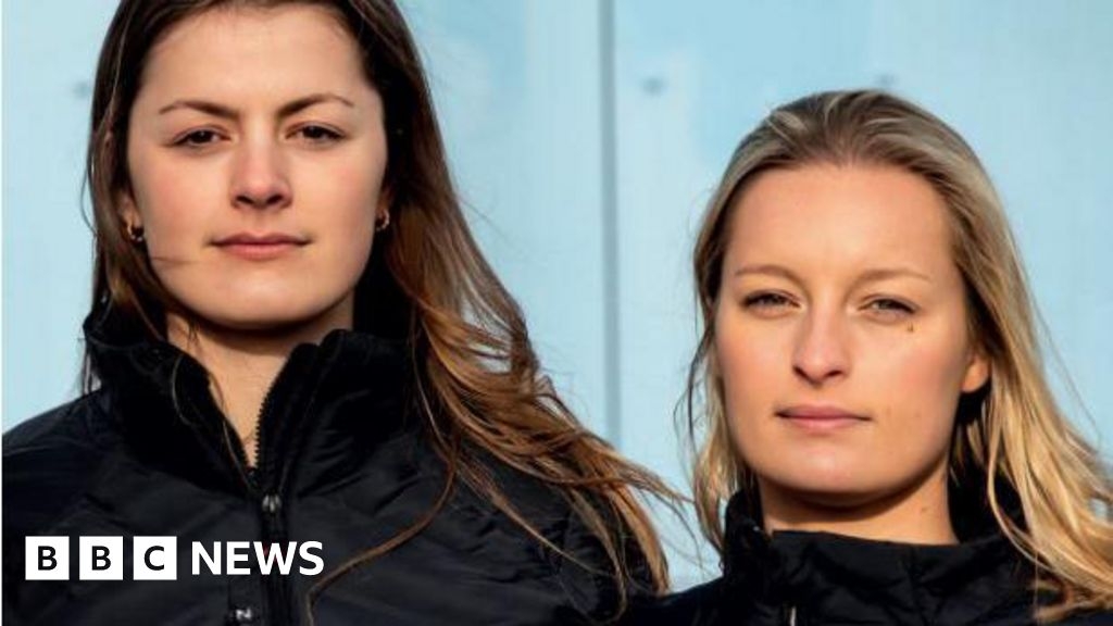 Norfolk Broads boatbuilder helps rowers restart Pacific challenge