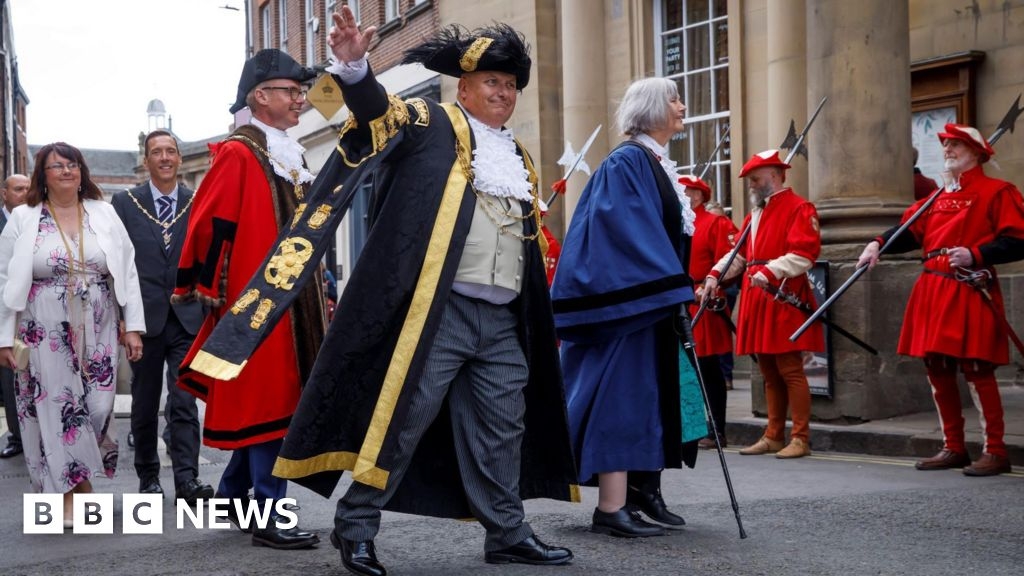 York's new Lord Mayor feels 'weight of history'