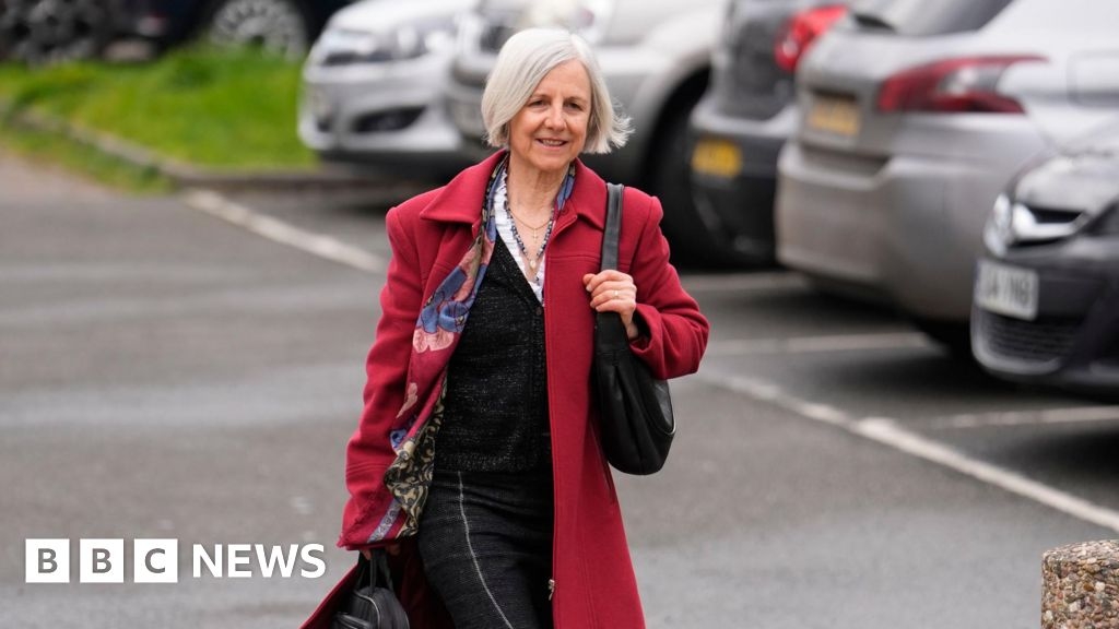 'Free speech' vow after abortion clinic safe zone breach