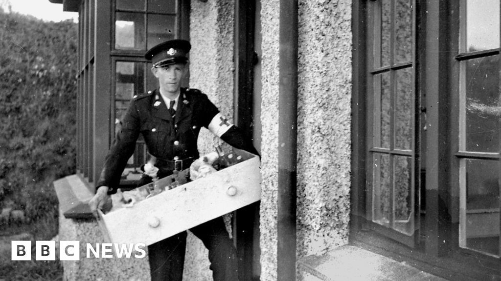 Blue plaque unveiled for Guernsey ambulance founder
