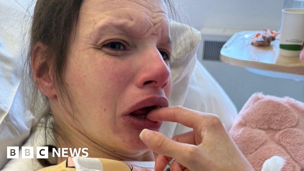 Woman in 'severe pain' told to wait weeks for gynaecology consult