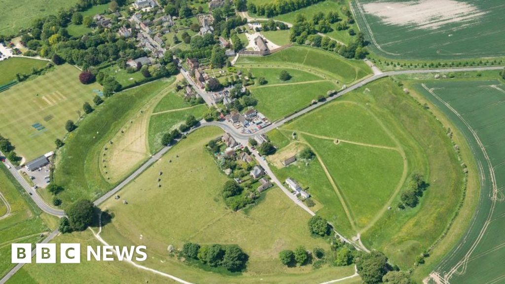 Avebury traffic causing villagers to fear serious crash