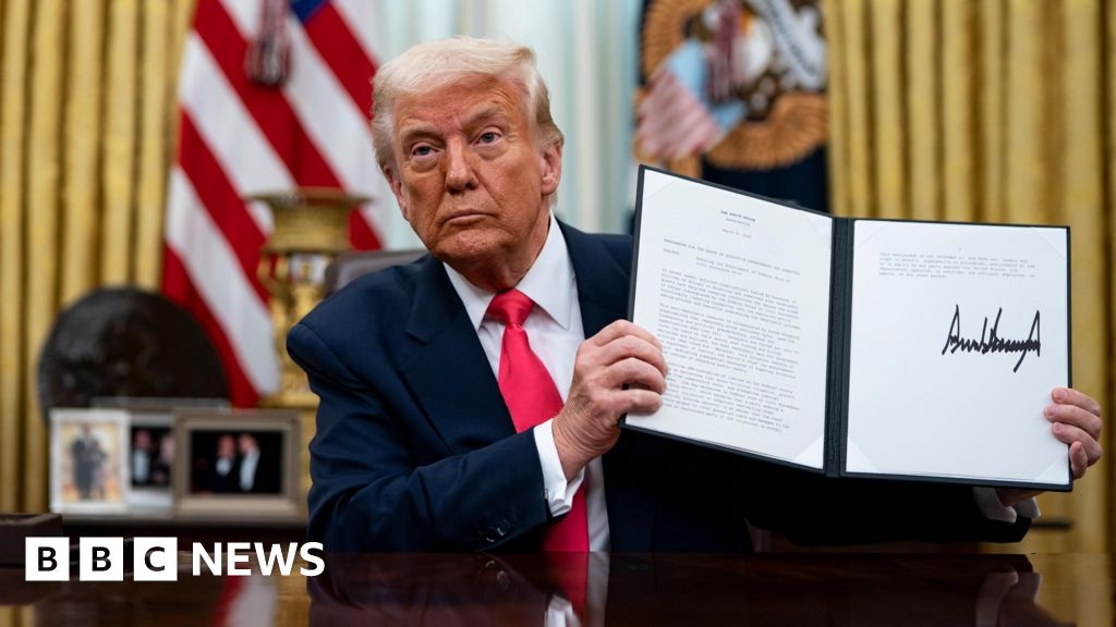 Donald Trump: US president declares March 'Irish-American Heritage Month'