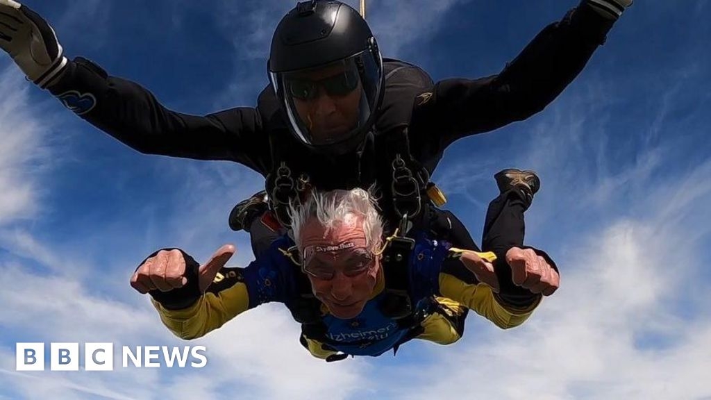 Wellington man, 86, taking on skydive for Alzheimer's Society
