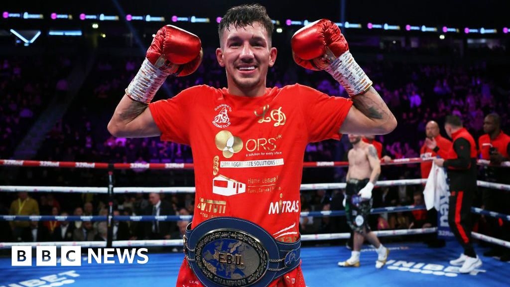 'Happier' Telford boxer Davies ready for boxing comeback