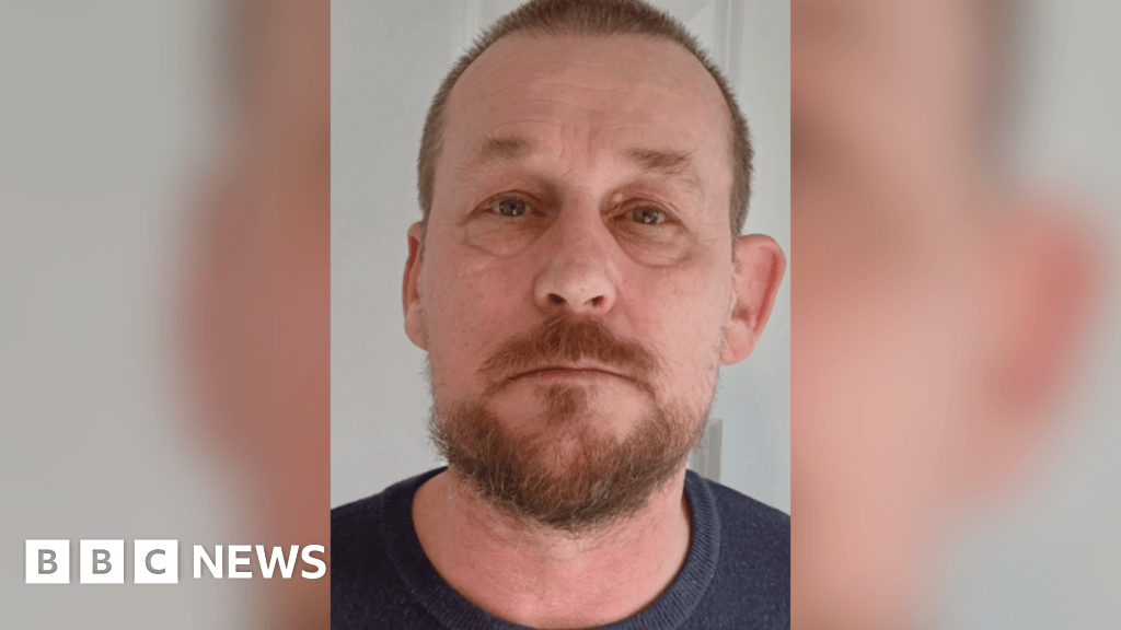 Police searching Ecclesall Woods for missing Sheffield man