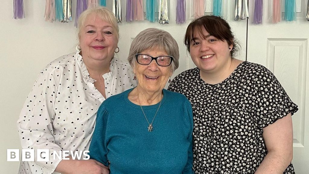 Liverpool great gran, 97, is Bongo's Bingo's biggest fan