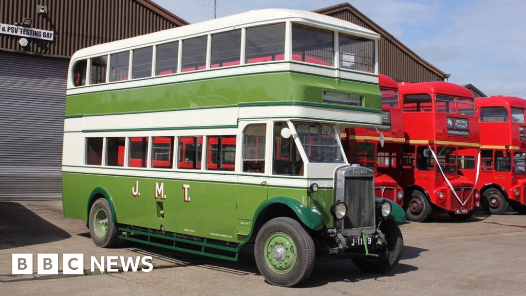 Long Hanborough heritage display of 'never seen together' buses