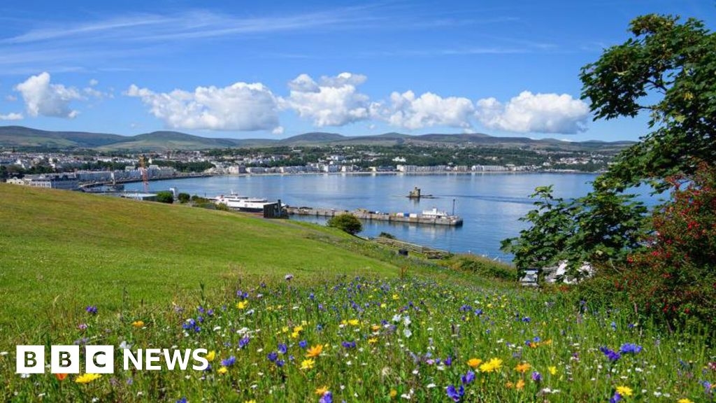 Douglas Council tenant rent payments to be standardised