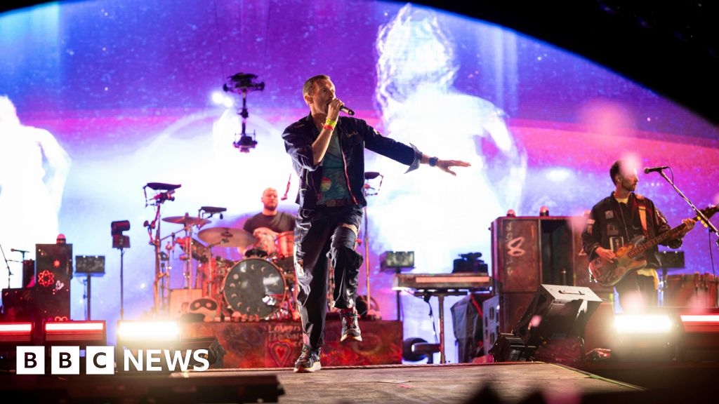 Coldplay pays for young musicians to use studio in Frome