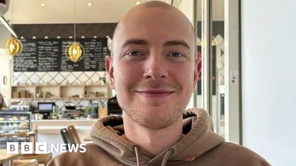 Eli Sweeting: New Zealand police 'pause' search for missing hiker