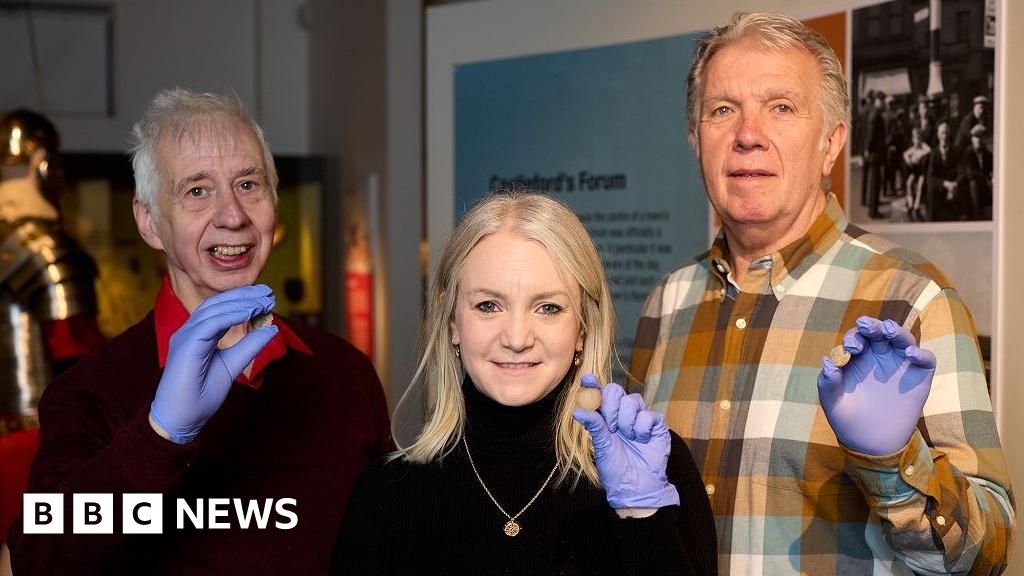 Castleford Roman coin moulds go on display at museum