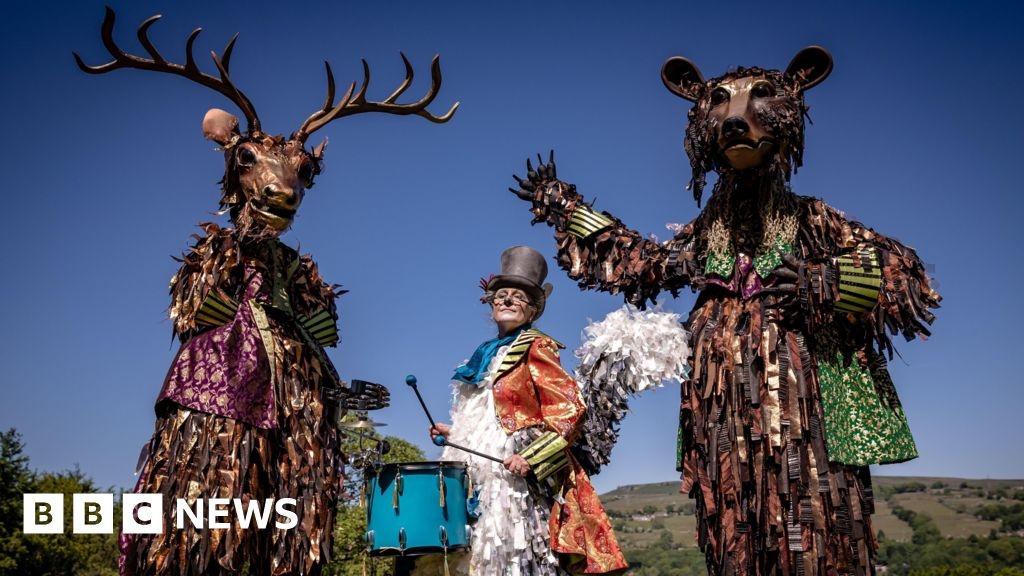 Bradford statues come to life in City of Culture parade