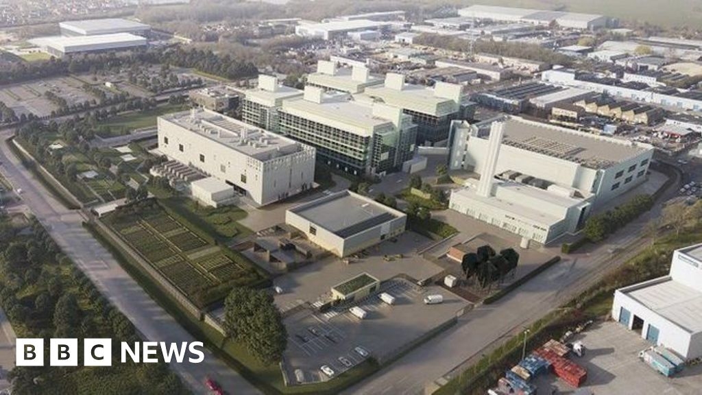 Rachel Reeves says new site being explored for Harlow UKHSA lab