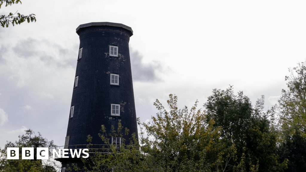 Lincolnshire councils 'still committed' to restoring Alford Windmill