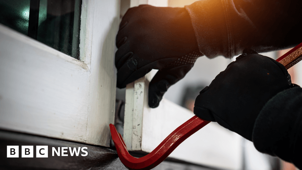 Cambridgeshire bank holiday burglary 'spike' warning from police