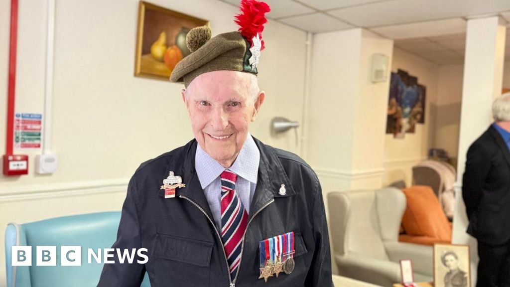 Teesside WW2 veteran, 98, presented with Legion d'Honneur