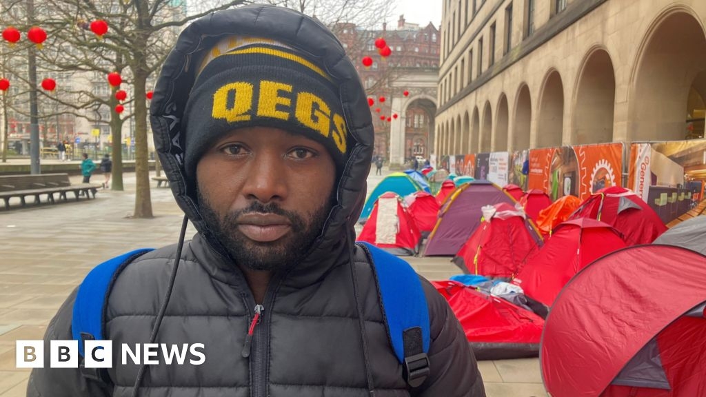Manchester: Refugees freezing in tents in city centre