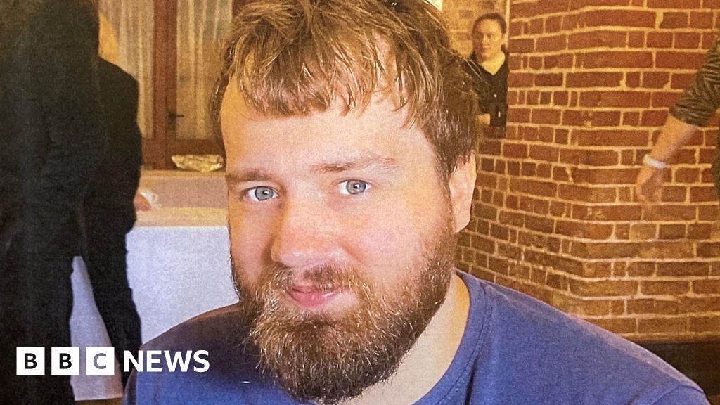 Great Yarmouth: 'Prolific absconder' died in fall
