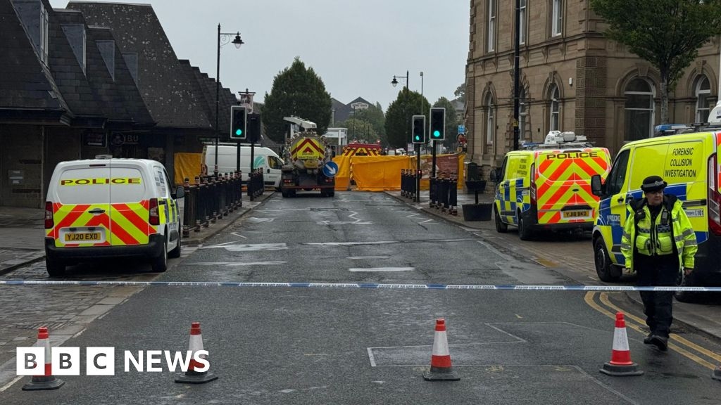 Batley street cordoned off after pedestrian hit by vehicle