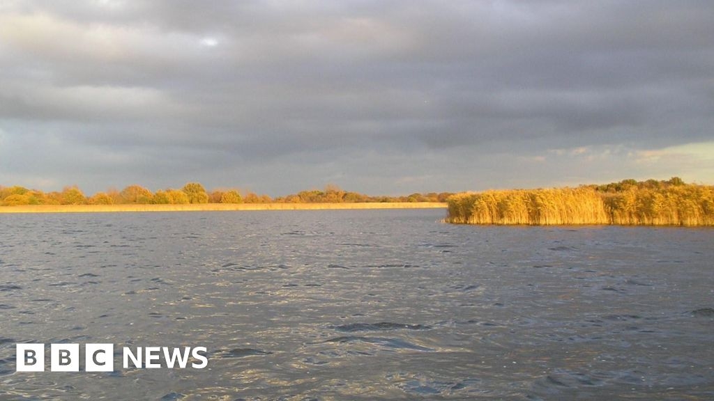 Norfolk anglers join researchers to tackle algal blooms on Broads