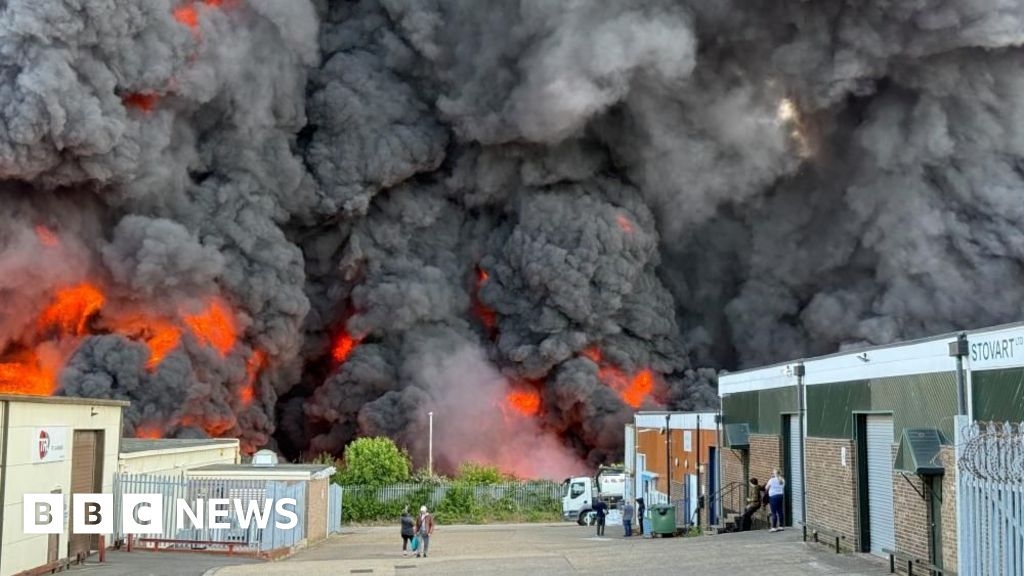 Warehouse fire in Rushden was like a horror movie, say residents