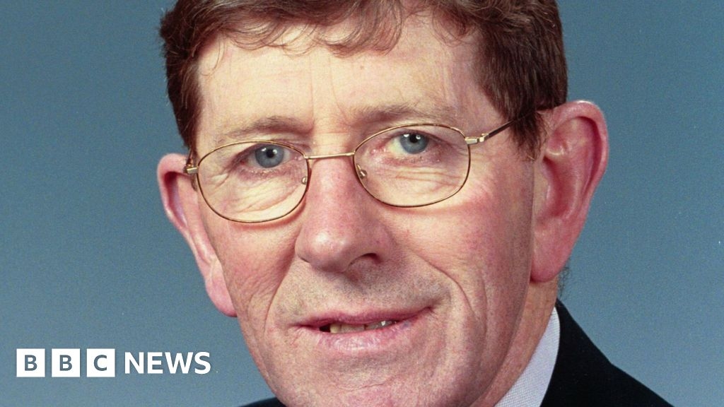 Tommy Gallagher: SDLP politician dies at the age of 82