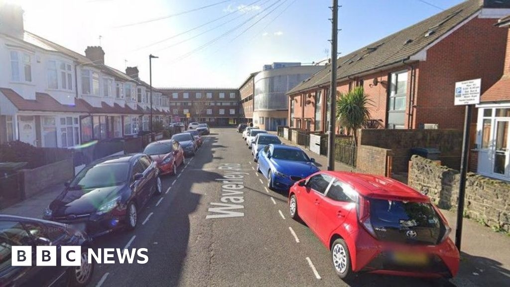 Murder investigation begins after man shot dead in Tottenham
