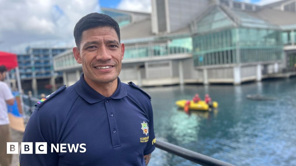Firefighters warn of open water risks during Hull training drill