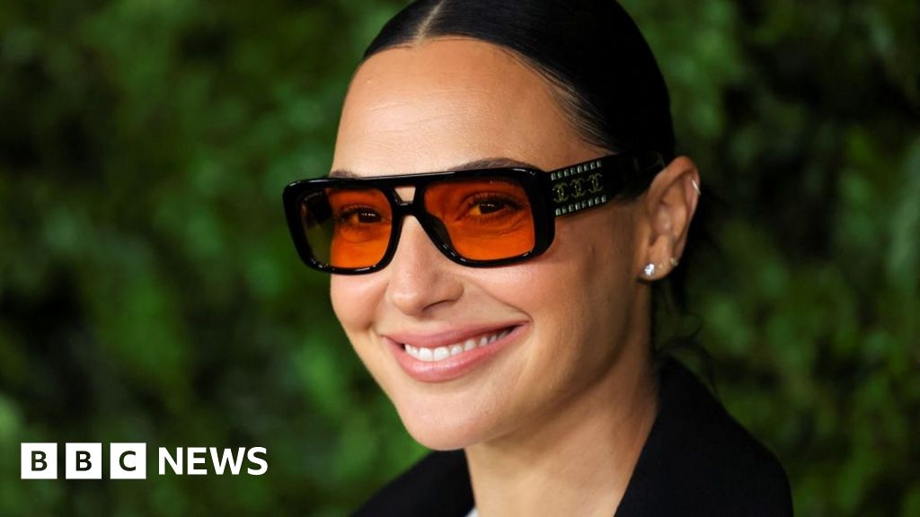Gal Gadot: Five arrested over protests at London filming